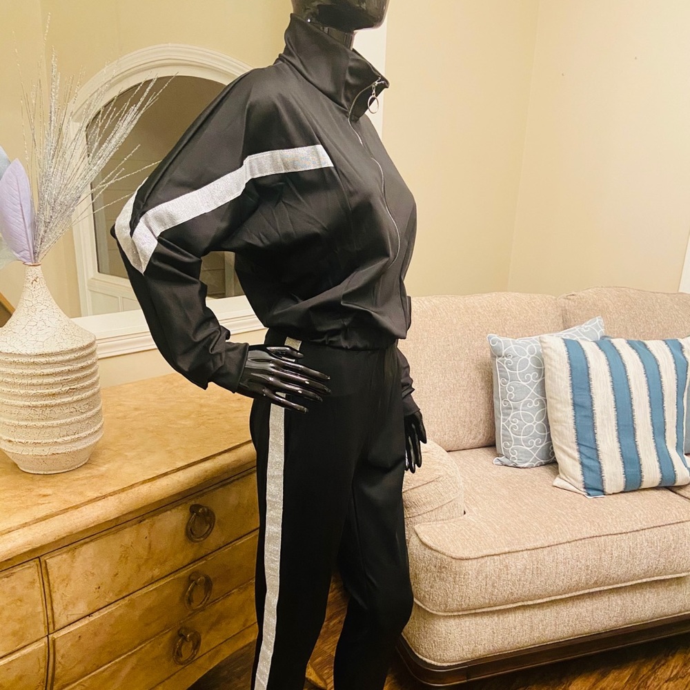 Women’s track suit